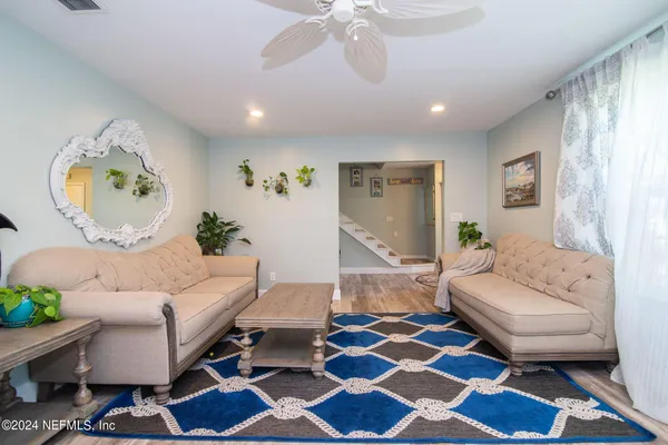 $2,500 | 8369 Bascom Road, Jacksonville, FL 32216