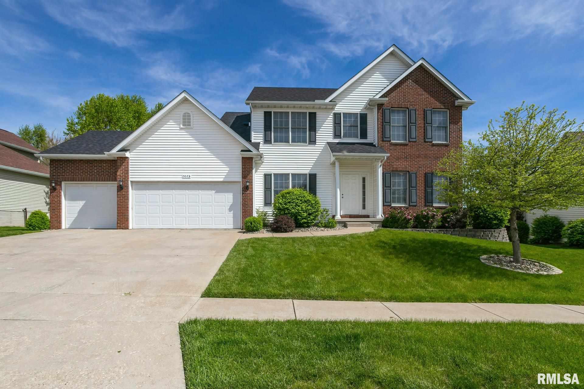 5573 North Ridge Circle Bettendorf, IA 52722 - Photo 2 of 40 Gallery Image 2