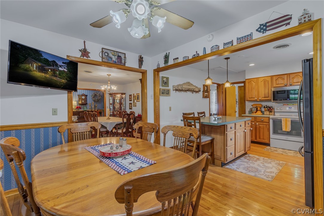 31 Bunker Hill Road Farnham, VA 22460 - Photo 20 of 47 a view of a dining room with furniture