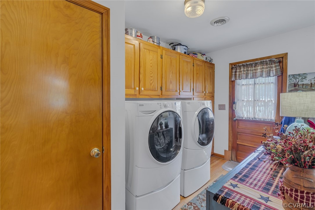 31 Bunker Hill Road Farnham, VA 22460 - Photo 29 of 47 a utility room with dryer and washer