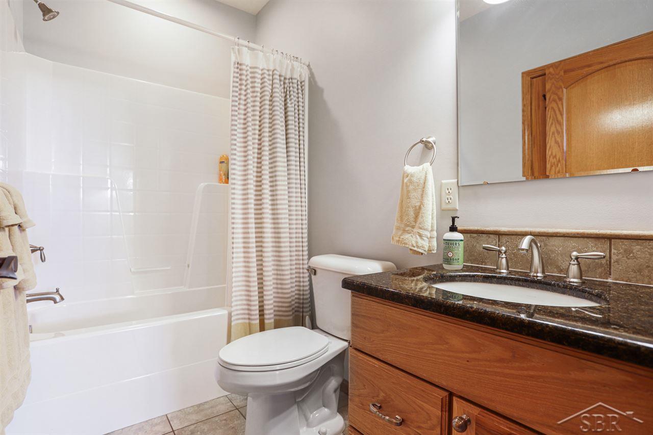 1573 West Freeland Road Saginaw, MI 48604 - Photo 41 of 96 2nd 4 piece Bath 1st Floo
