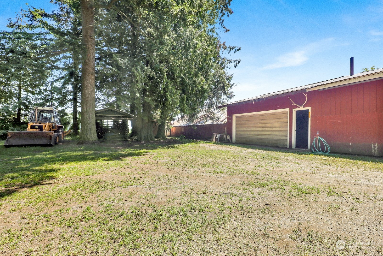 1705 Pangborn Road Lynden, WA 98264 - Photo 36 of 40 a front view of a house with a yard