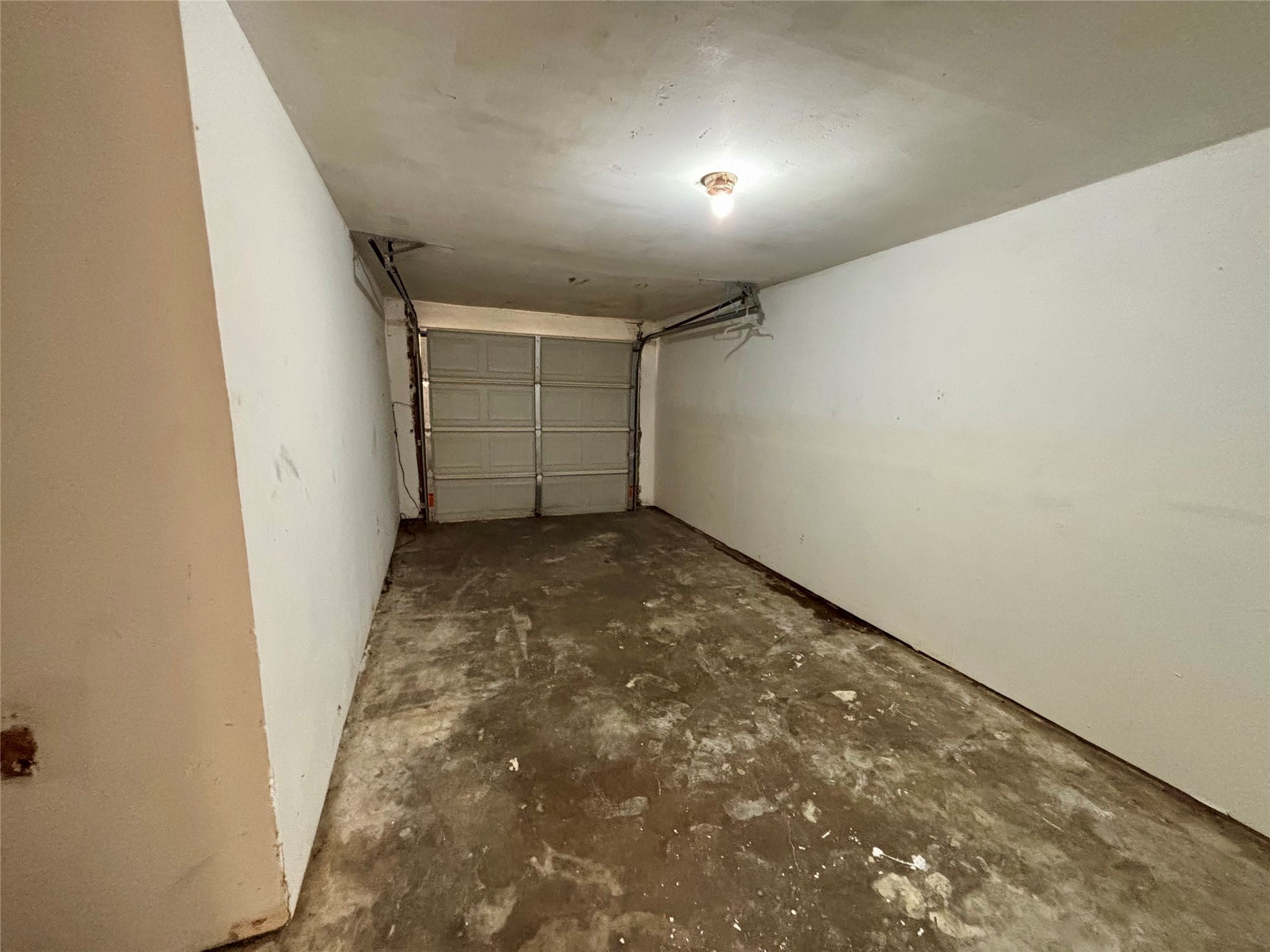 3902 Heatherbloom Drive Houston, TX 77045 - Photo 16 of 22 a view of empty room