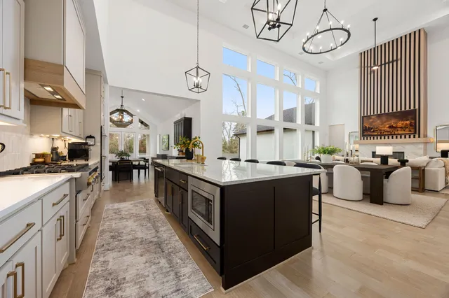 $1,275,000 | 112 Bentwood Meadow Lane, Montgomery, TX 77356