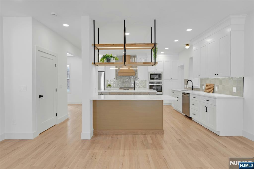 264 Merrison Street Teaneck, NJ 07666 - Photo 11 of 43