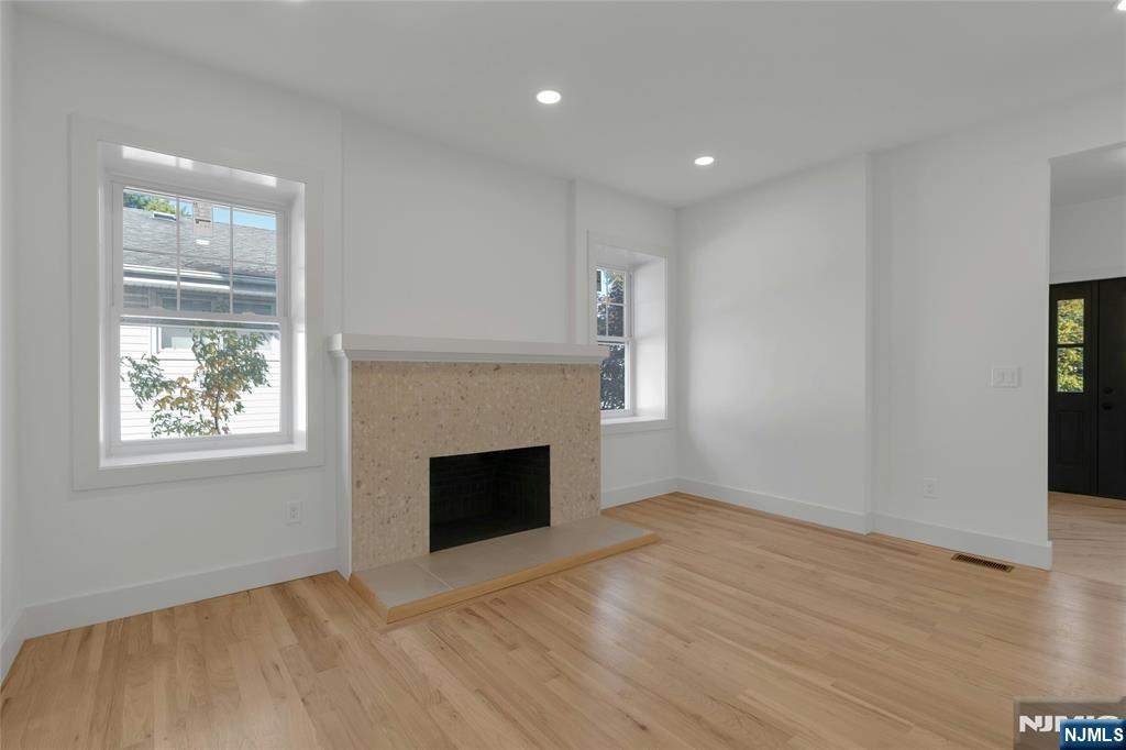 264 Merrison Street Teaneck, NJ 07666 - Photo 9 of 43