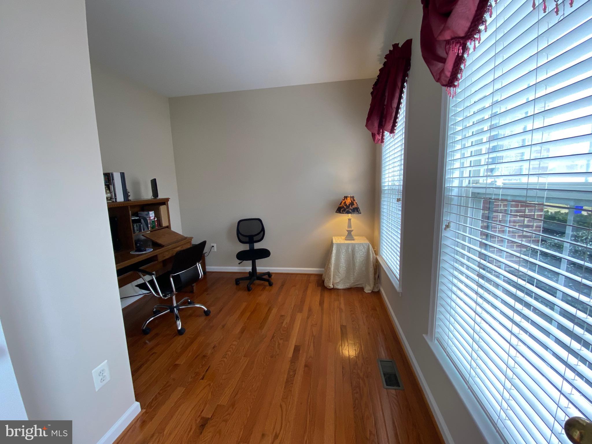 17911 Coachmans Road Germantown, MD 20874 - Photo 17 of 86 office on main level