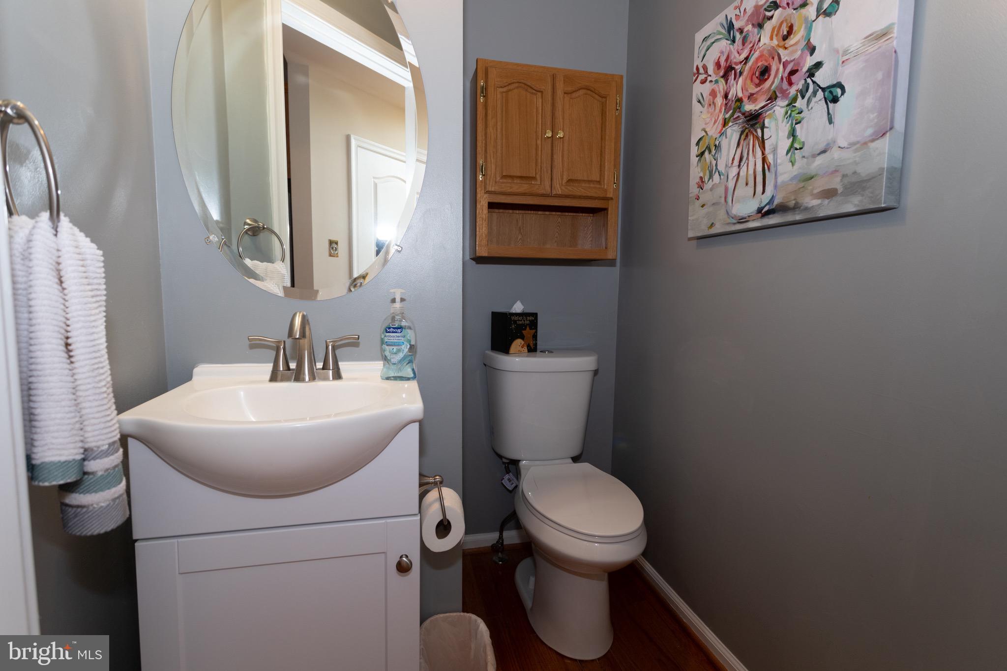 17911 Coachmans Road Germantown, MD 20874 - Photo 37 of 86 1/2 bath on middle level