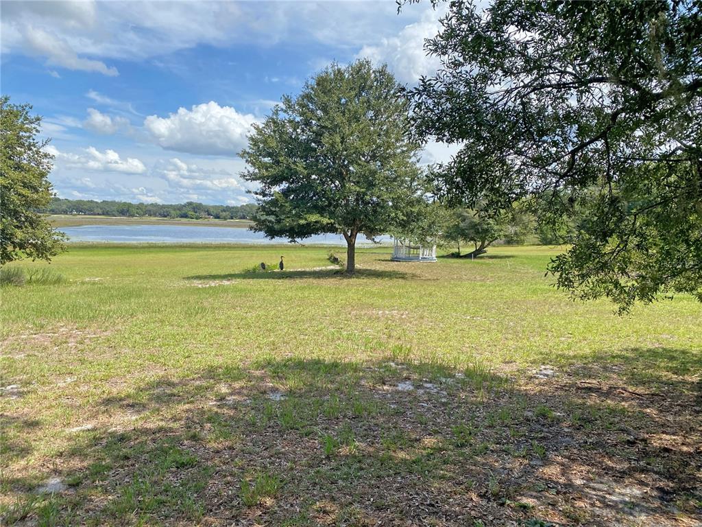 148 Swan Lake Road Melrose, FL 32666 - Photo 29 of 30 a view of an ocean