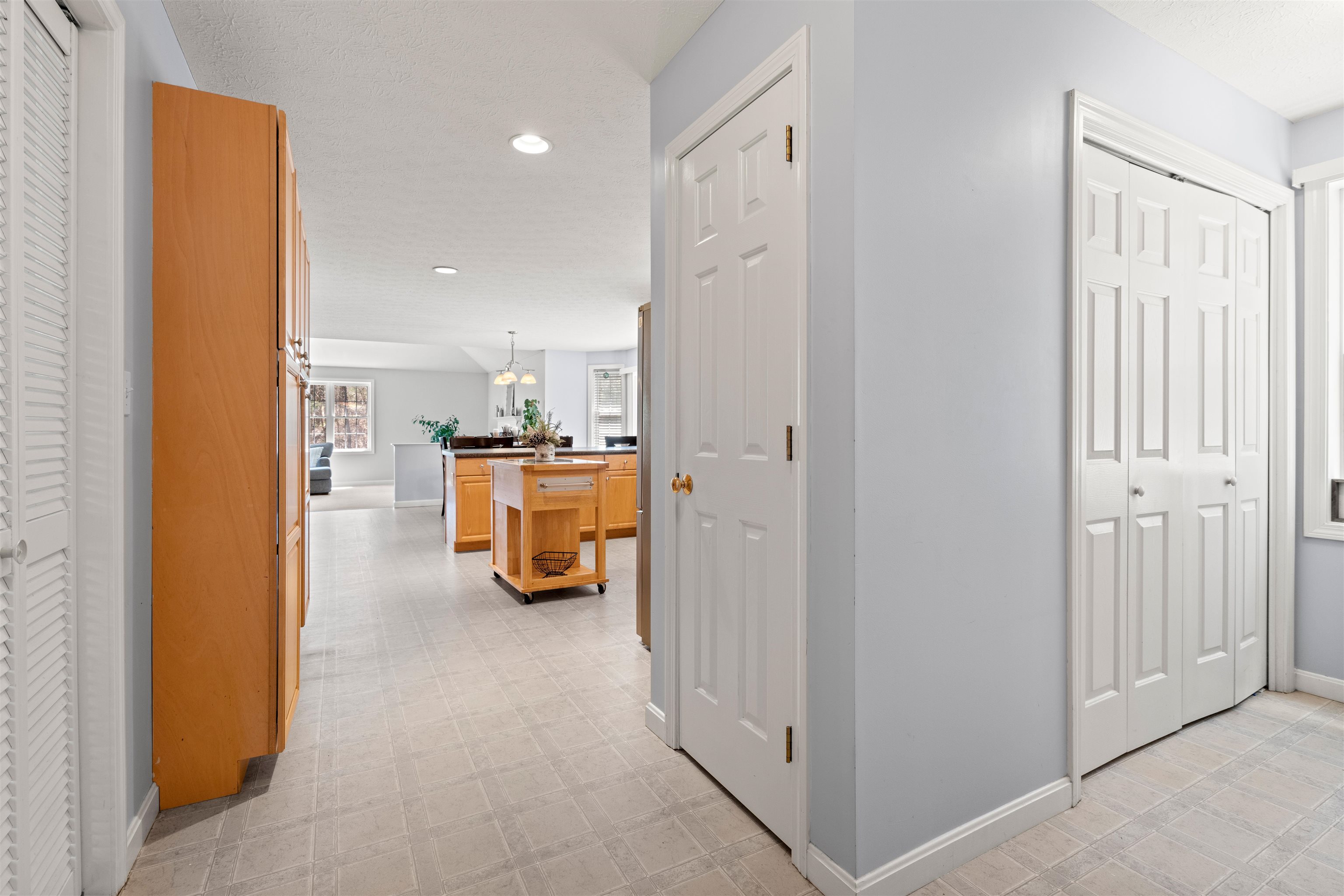 9 Haywood Road Londonderry, NH 03053 - Photo 16 of 59 Gallery Image 16