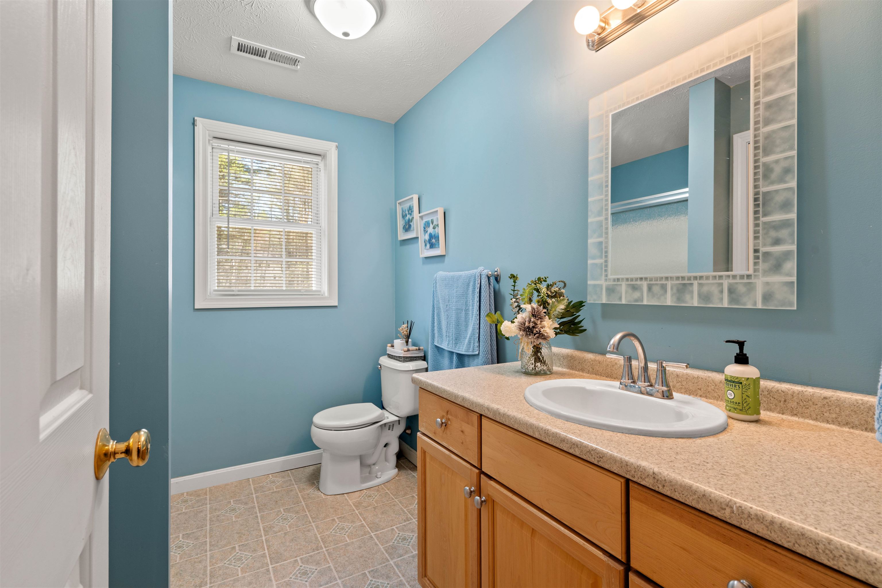 9 Haywood Road Londonderry, NH 03053 - Photo 37 of 59 Gallery Image 37