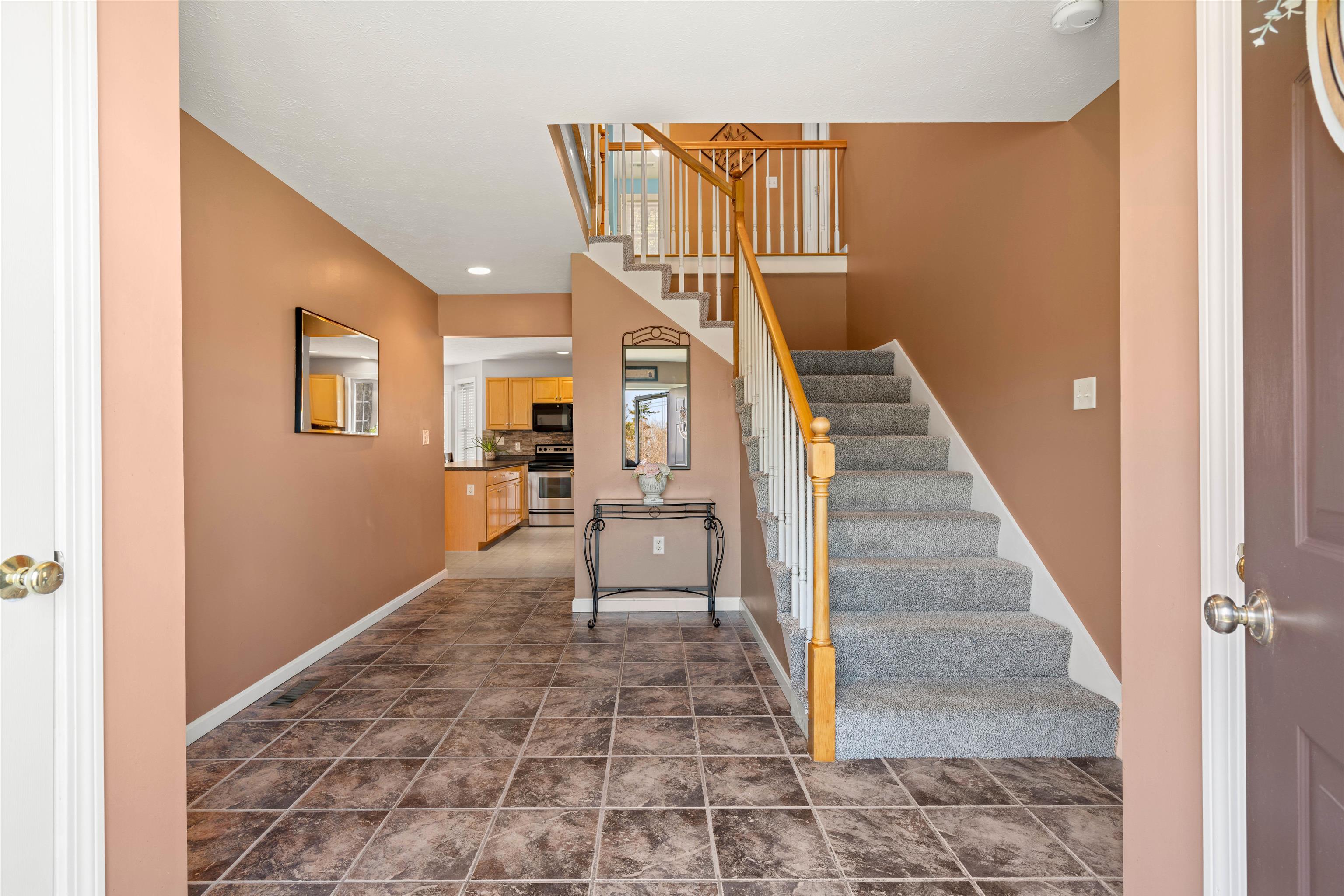 9 Haywood Road Londonderry, NH 03053 - Photo 4 of 59 Gallery Image 4