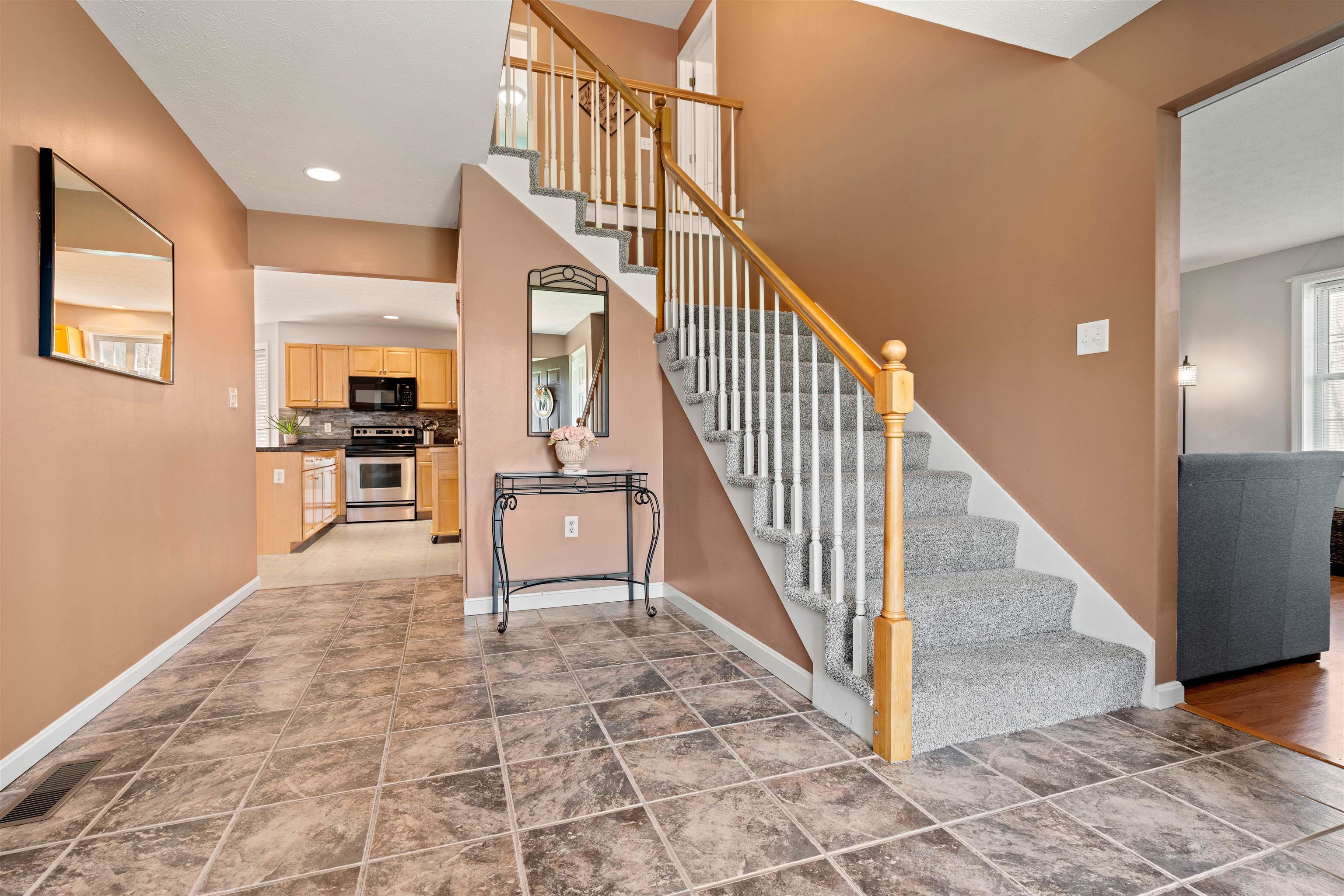 9 Haywood Road Londonderry, NH 03053 - Photo 5 of 59 Gallery Image 5