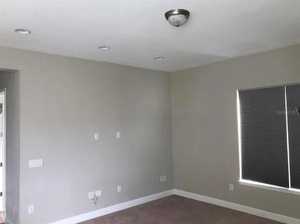 an empty room with a empty space