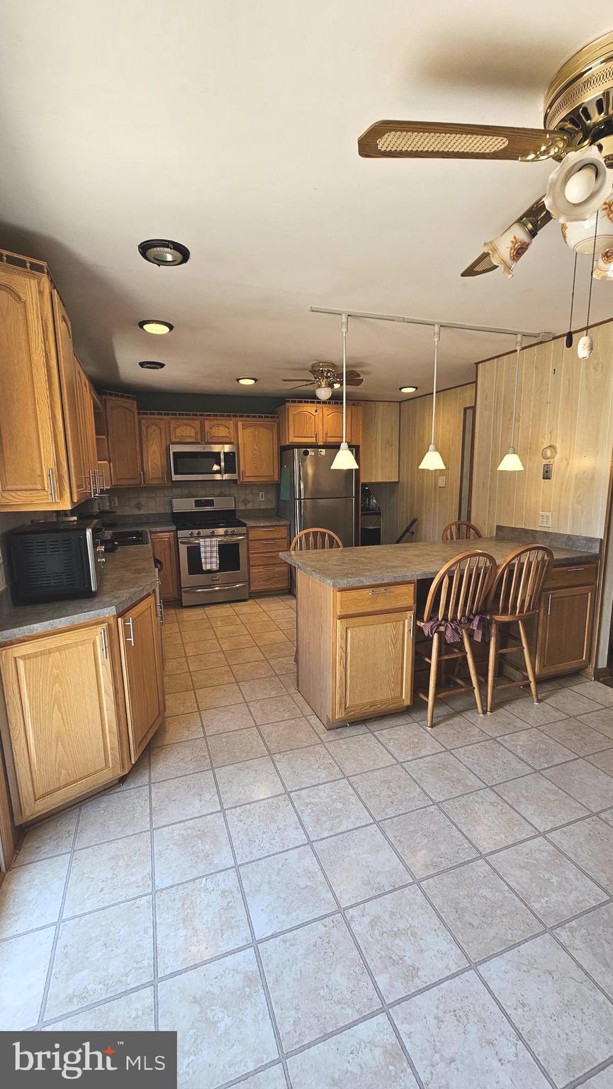 125 Colonial Road Edgewater Park, NJ 08010 - Photo 24 of 43 Eat in Kitchen