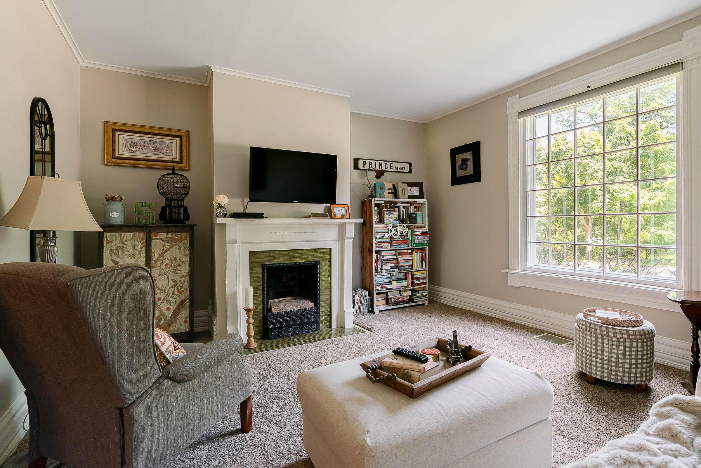 2459 Fishinger Road Columbus, OH 43221 - Photo 4 of 35