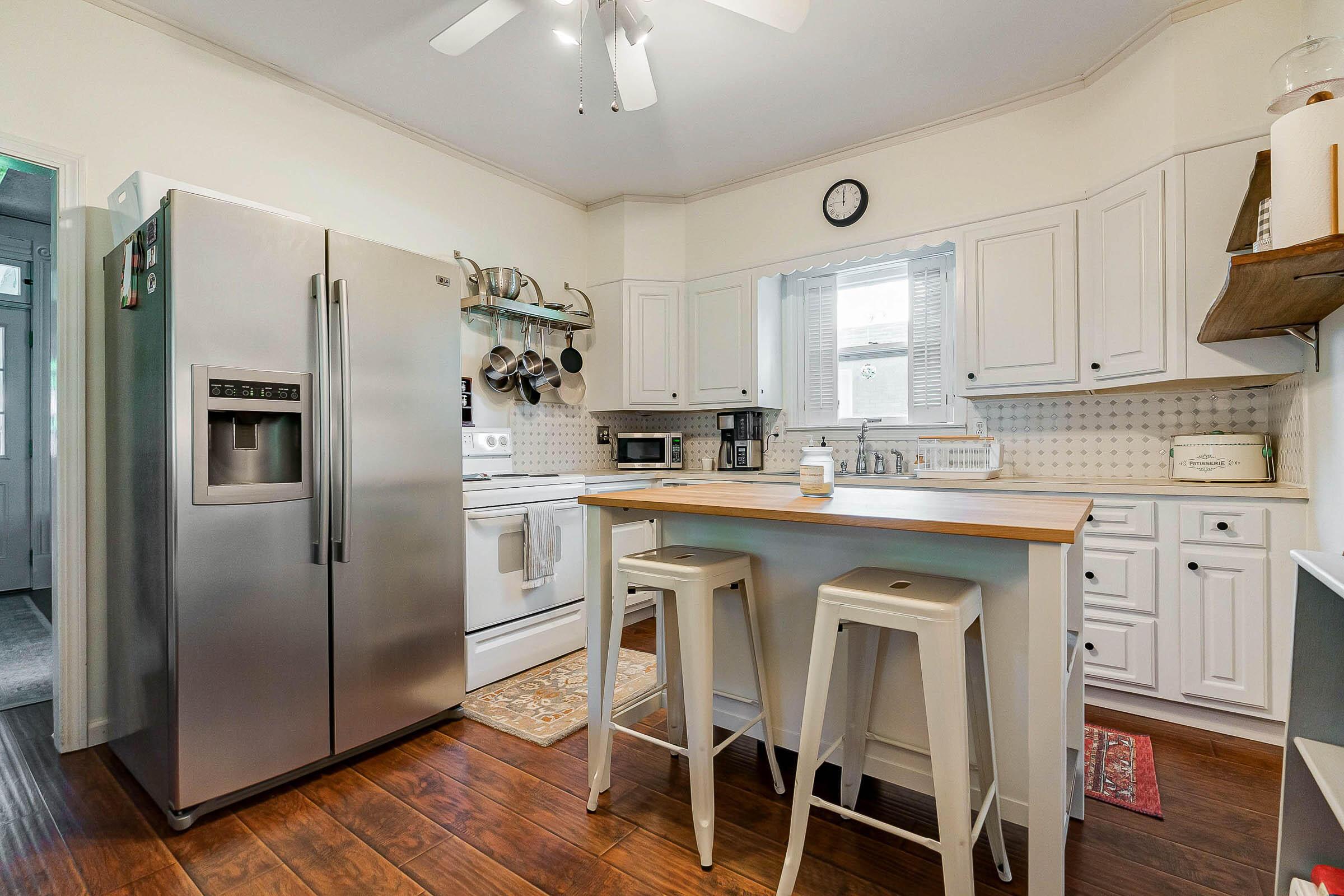 2459 Fishinger Road Columbus, OH 43221 - Photo 7 of 35