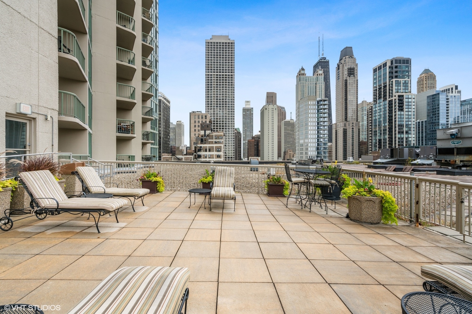 111 West Maple Street, Unit 1808 Chicago, IL 60610 - Photo 12 of 12