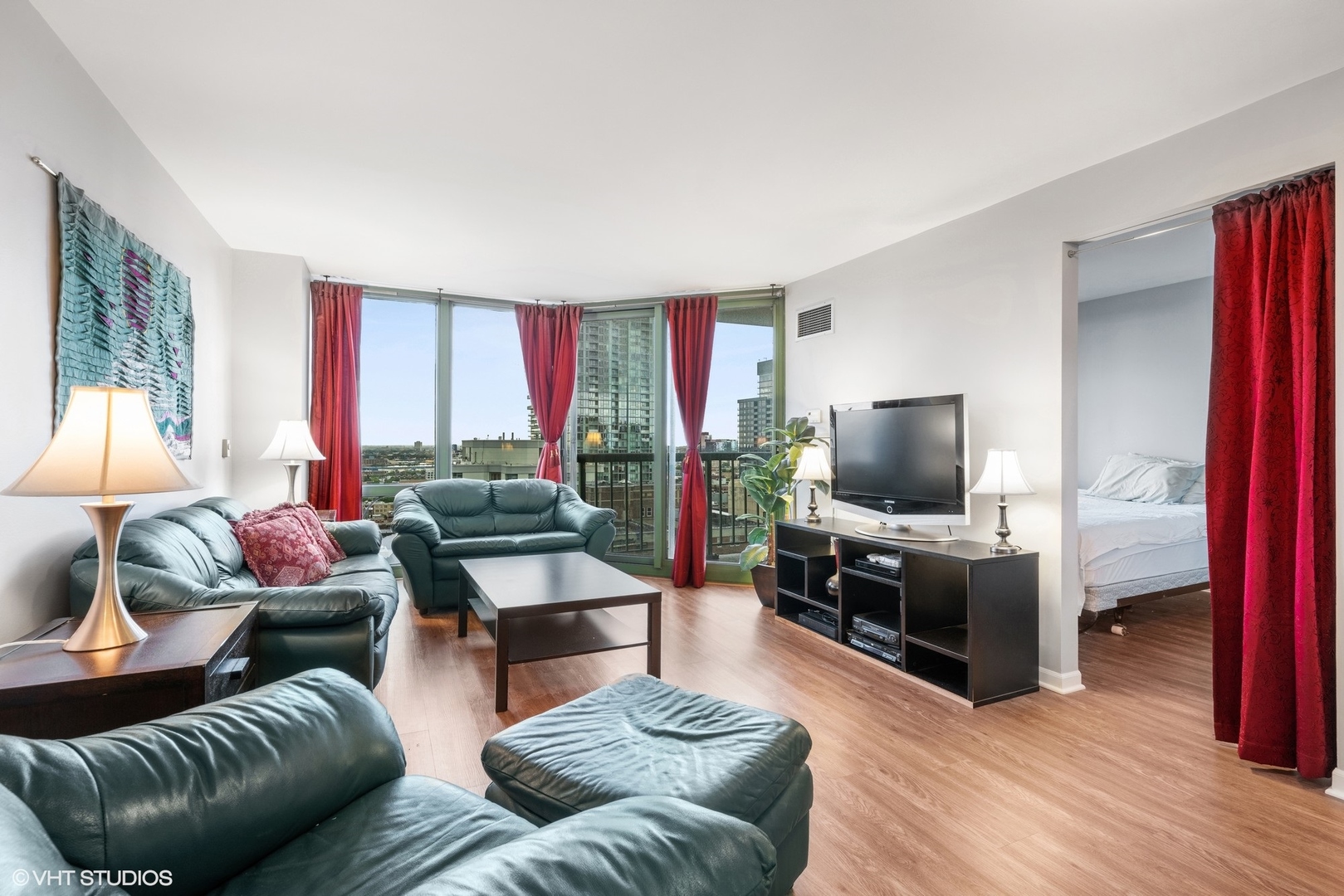111 West Maple Street, Unit 1808 Chicago, IL 60610 - Photo 3 of 12
