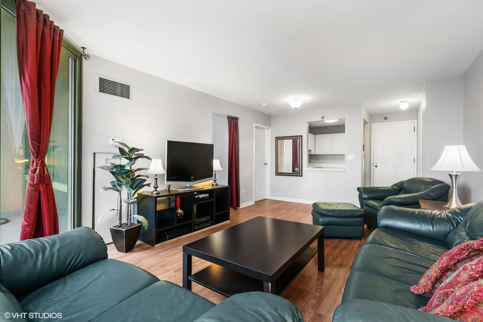 111 West Maple Street, Unit 1808 Chicago, IL 60610 - Photo 6 of 12