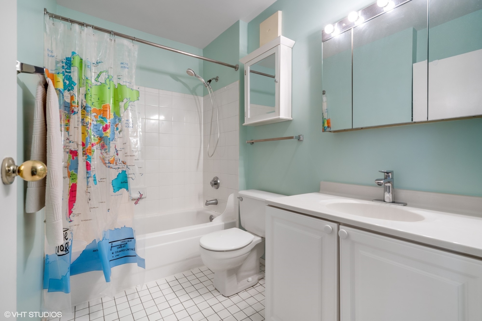 111 West Maple Street, Unit 1808 Chicago, IL 60610 - Photo 10 of 12
