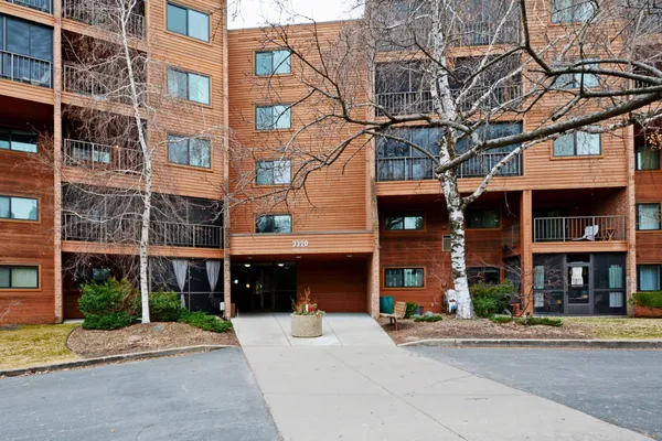$159,900 | 3320 Louisiana Avenue South, Unit 106, St. Louis Park, MN 55426