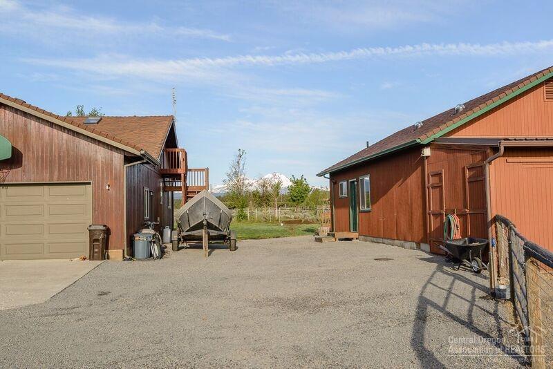 17614 Plainview Road Bend, OR 97703 - Photo 17 of 25 Gallery Image 17