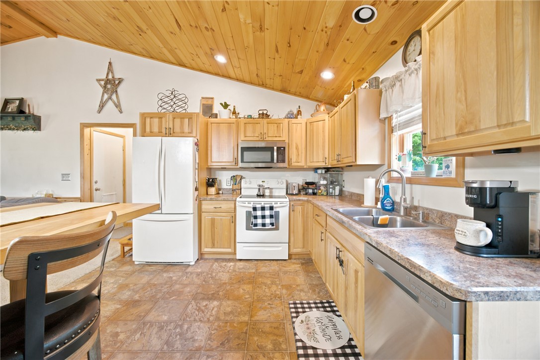6031 Daniels Road Bath, NY 14810 - Photo 9 of 36