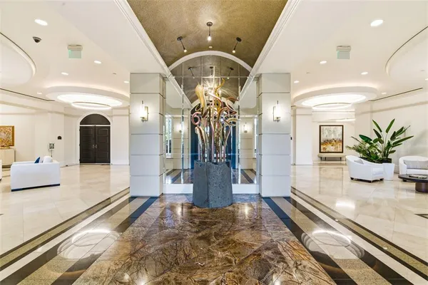 $1,195,000 | 5823 Bowen Daniel Drive, Unit 702, Tampa, FL 33611