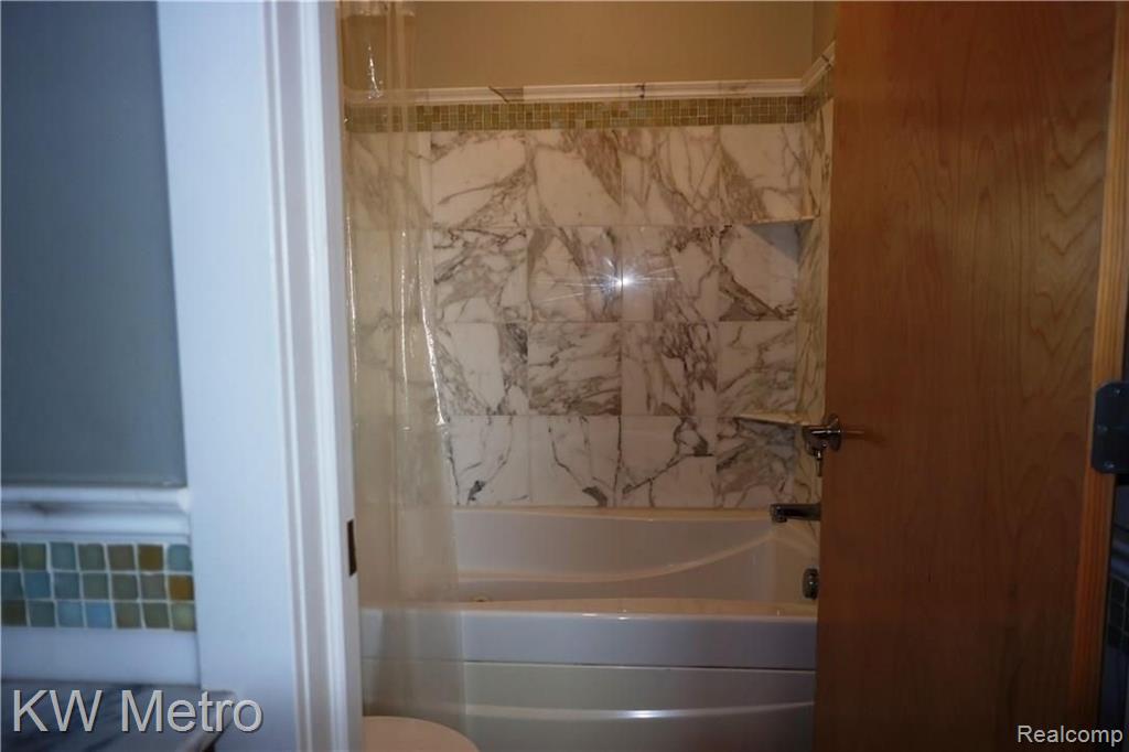 686 West Eleven Mile Road Royal Oak, MI 48073 - Photo 21 of 25