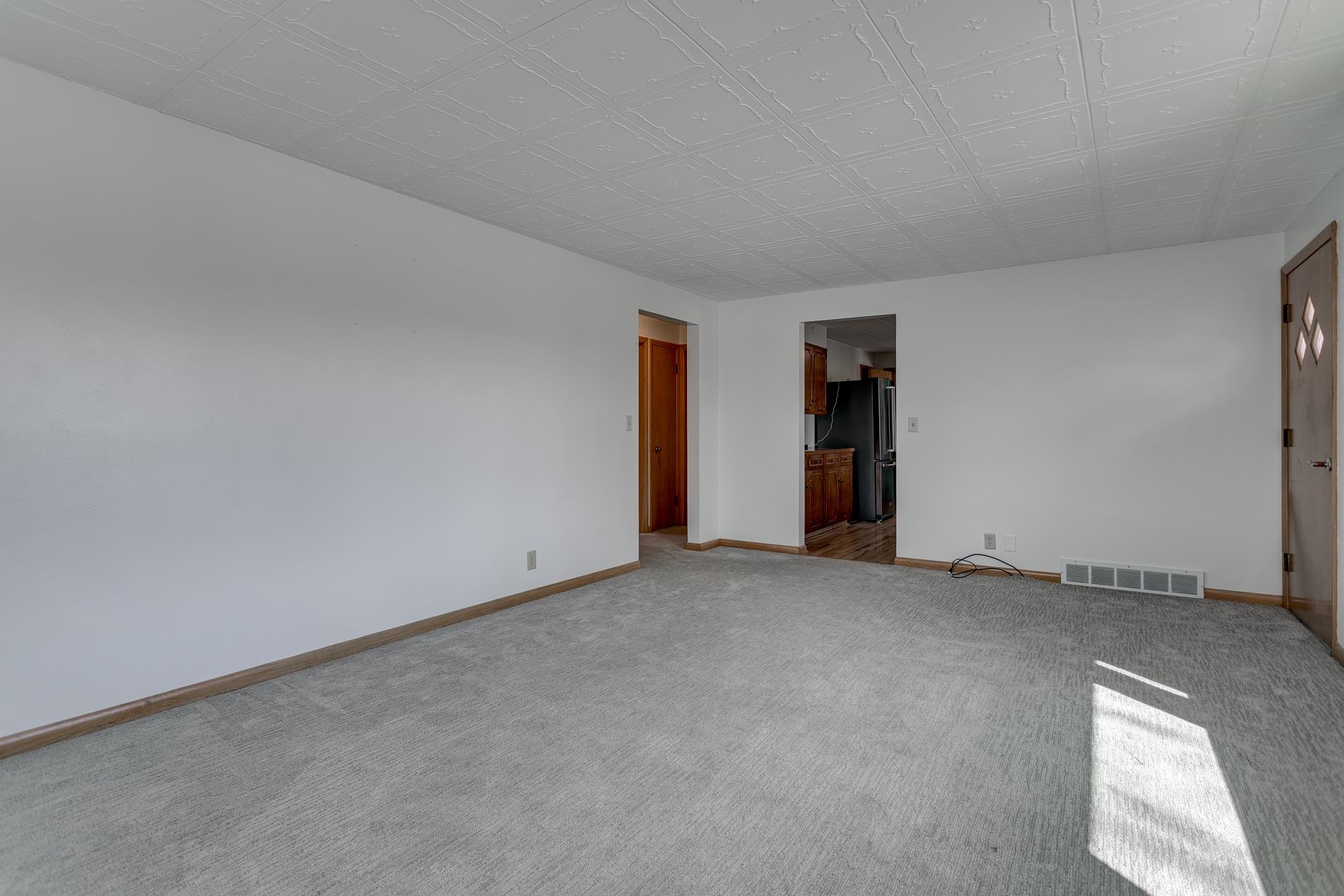 218 South Patrick Street Kimberly, WI 54136 - Photo 13 of 36