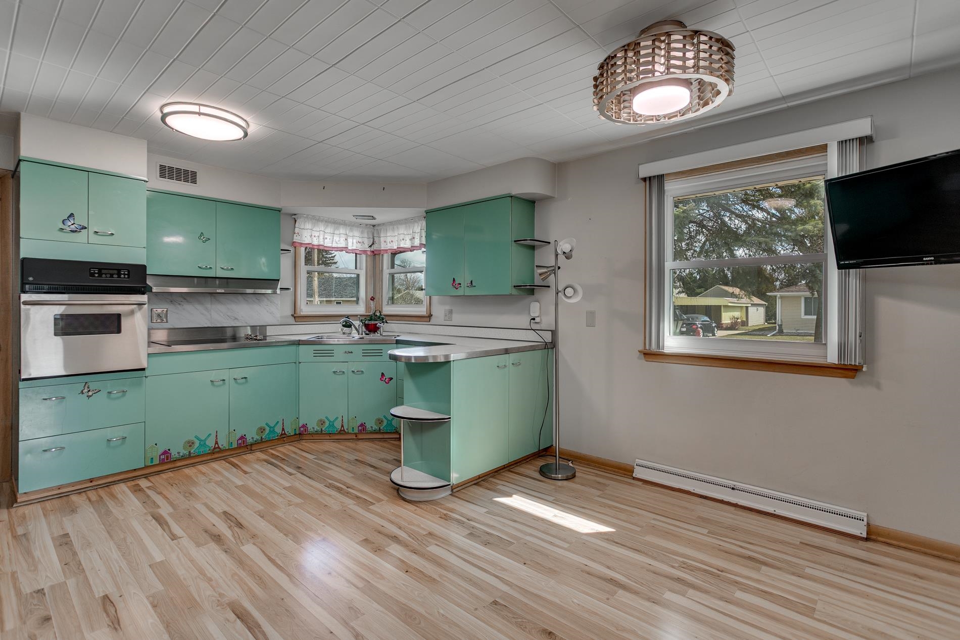 218 South Patrick Street Kimberly, WI 54136 - Photo 7 of 36