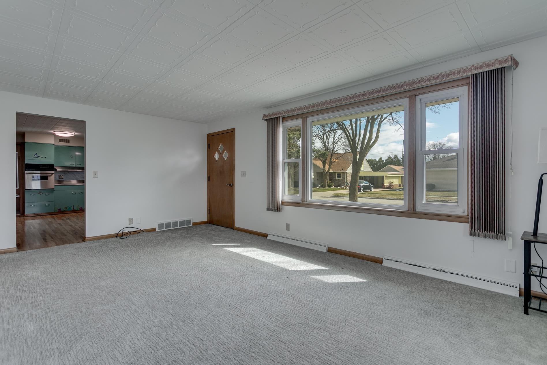 218 South Patrick Street Kimberly, WI 54136 - Photo 10 of 36