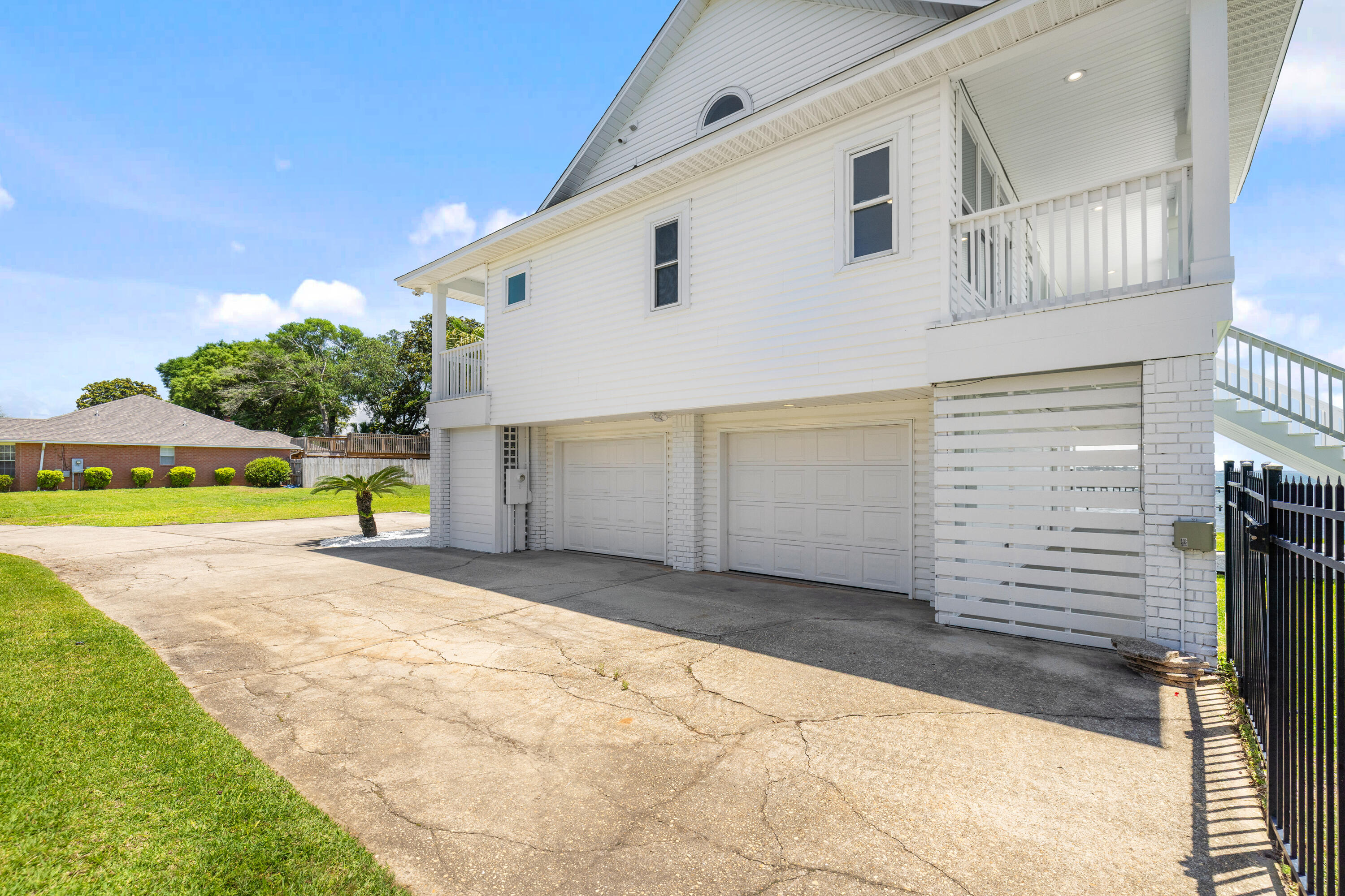 2005 Jessica Way Navarre, FL 32566 - Photo 4 of 98 2005JessicaWay-Navarre-FL-029