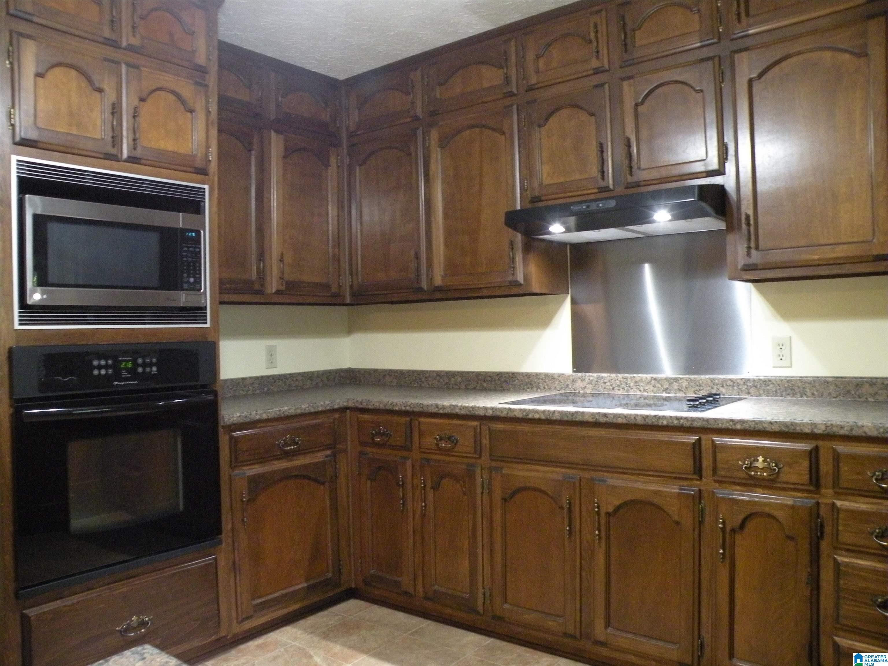 1404 Stonehill Road Sylacauga, AL 35150 - Photo 11 of 36