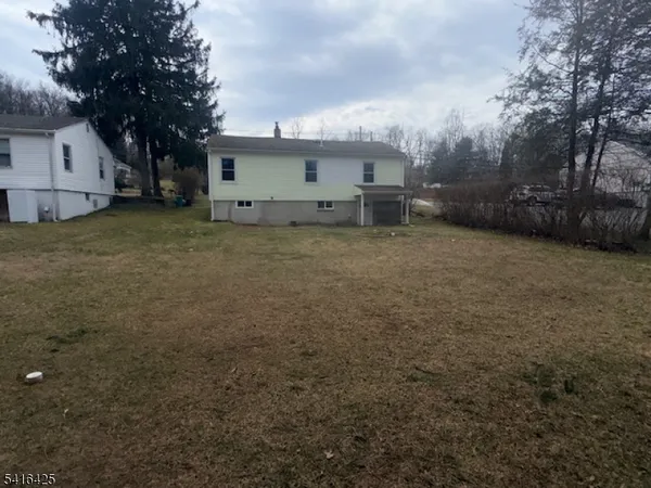 $2,400 | 9 Edison Road, Lake Hopatcong, NJ 07849