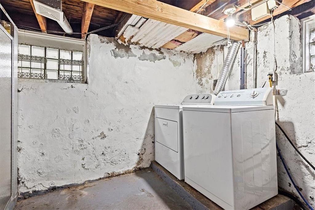 915 1st Street McKees Rocks, PA 15136 - Photo 14 of 25 a utility room with dryer and washer