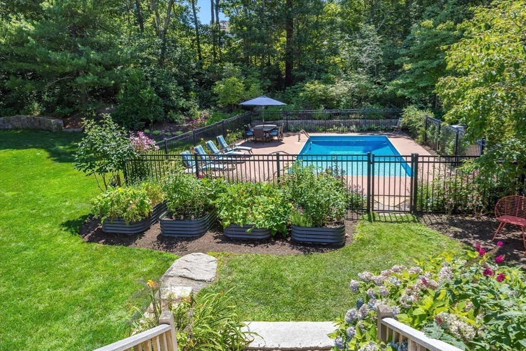 121 Streeter Hill Road Falmouth, MA 02556 - Photo 3 of 40