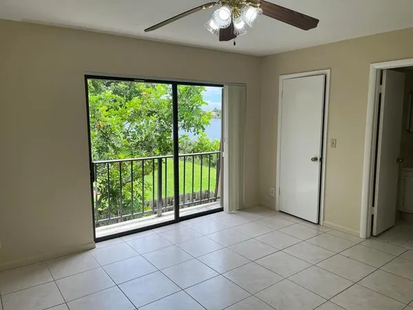 $2,200 | 4803 Waterview Circle, Palm Springs, FL 33461