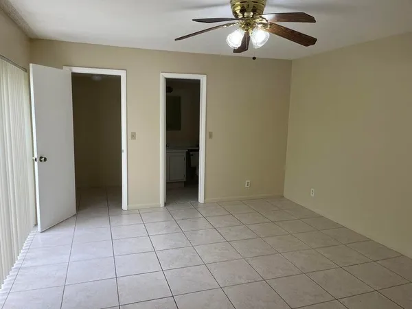 $2,200 | 4803 Waterview Circle, Palm Springs, FL 33461