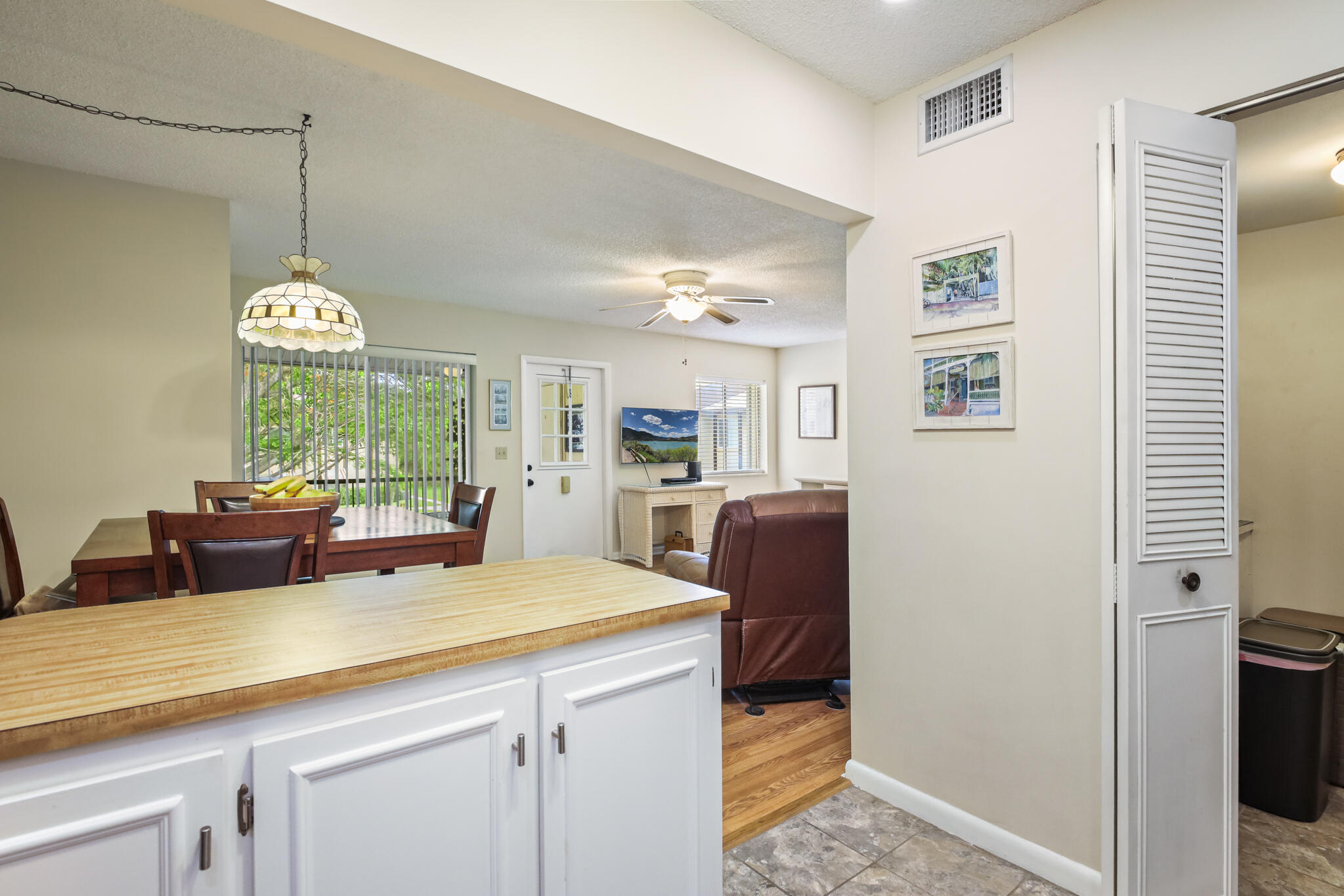 321 Pine Ridge Circle, Unit C2 Greenacres, FL 33463 - Photo 9 of 29 KITHCEN TO LIV.