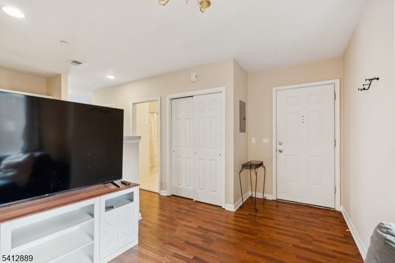 368 Rector Street, Unit 408 Perth Amboy, NJ 08861 - Photo 3 of 37