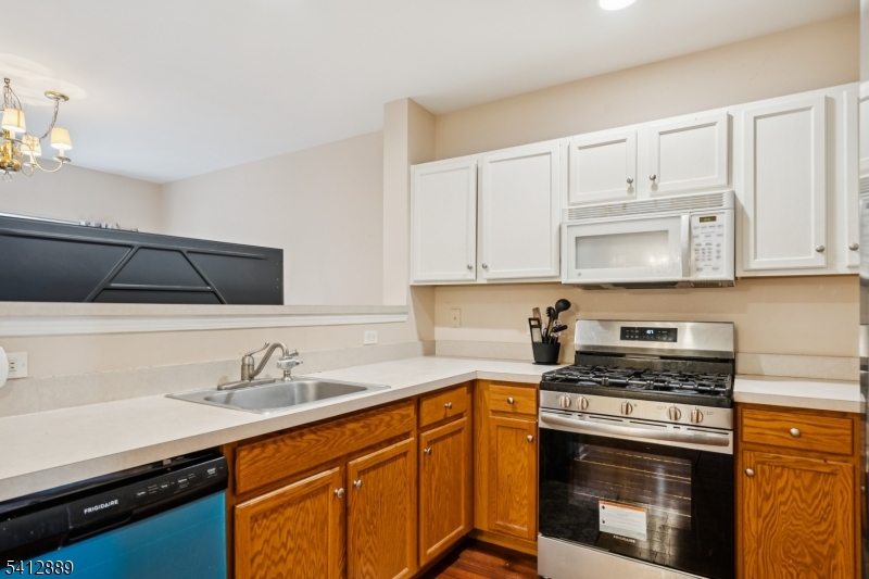 368 Rector Street, Unit 408 Perth Amboy, NJ 08861 - Photo 8 of 37