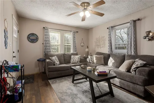 $160,000 | 5330 Northeast Barnes Avenue, Kansas City, MO 64119