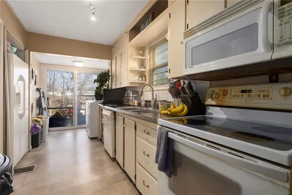 $160,000 | 5330 Northeast Barnes Avenue, Kansas City, MO 64119