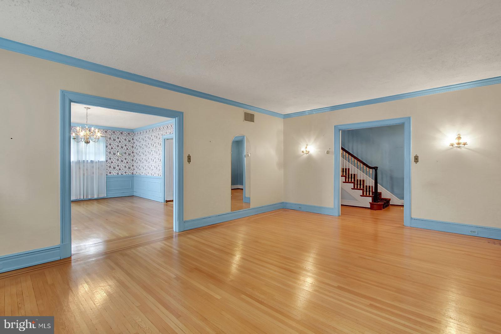 157 Springdale Road York, PA 17403 - Photo 5 of 26 Gallery Image 5