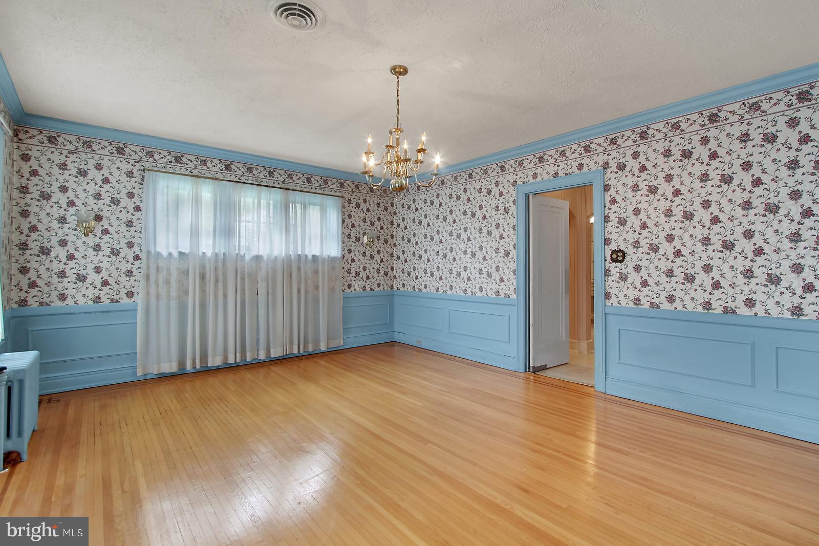 157 Springdale Road York, PA 17403 - Photo 6 of 26 Gallery Image 6