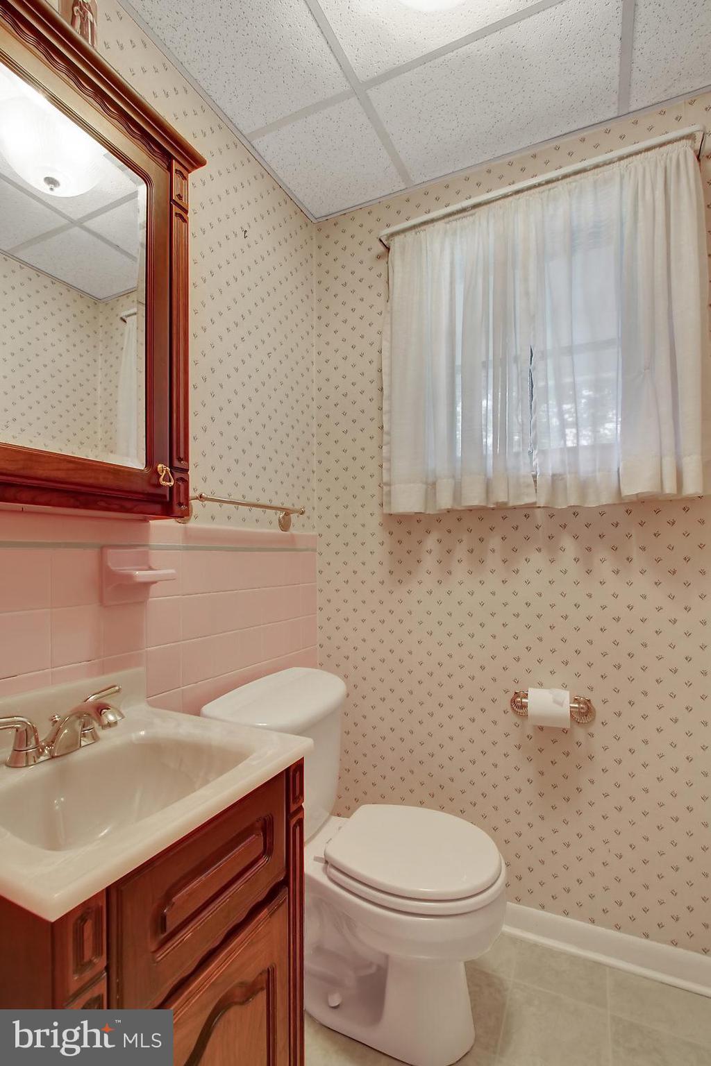 157 Springdale Road York, PA 17403 - Photo 9 of 26 Gallery Image 9