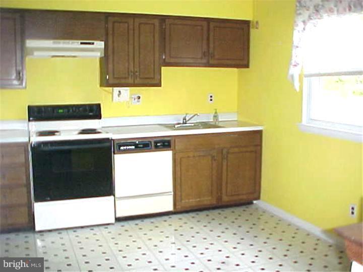 217 Bridge Road Boothwyn, PA 19061 - Photo 6 of 16 Gallery Image 6