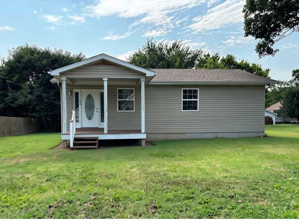 $145,500 | 813 South Hazel Street, Mount Vernon, MO 65712
